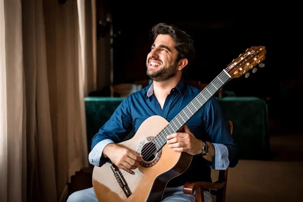 Elegí la guitarra por descarte, ya que mi hermano había elegido el piano