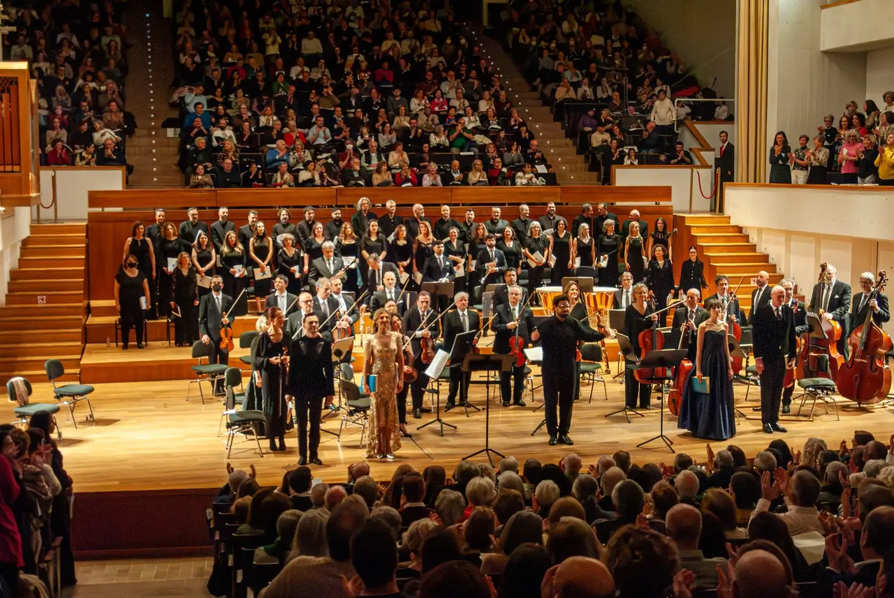 Interpretación participativa de El Mesías de Haendel dirigida por Aarón Zapico en el Auditorio Manuel de Falla de Granada