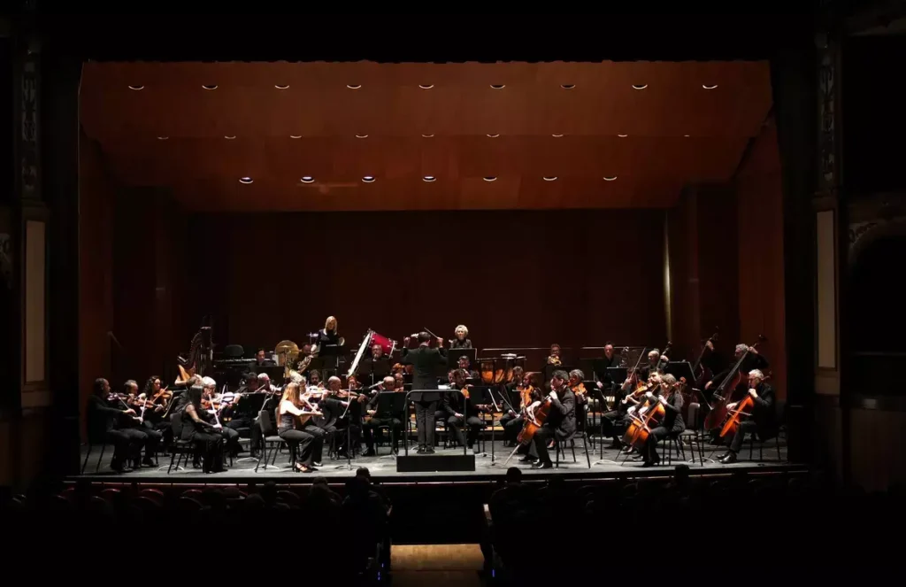 Orquesta de Córdoba dirigida por Salvador Vázquez interpretando la Sinfonía nº 9 de Mahler en el Gran Teatro de Córdoba