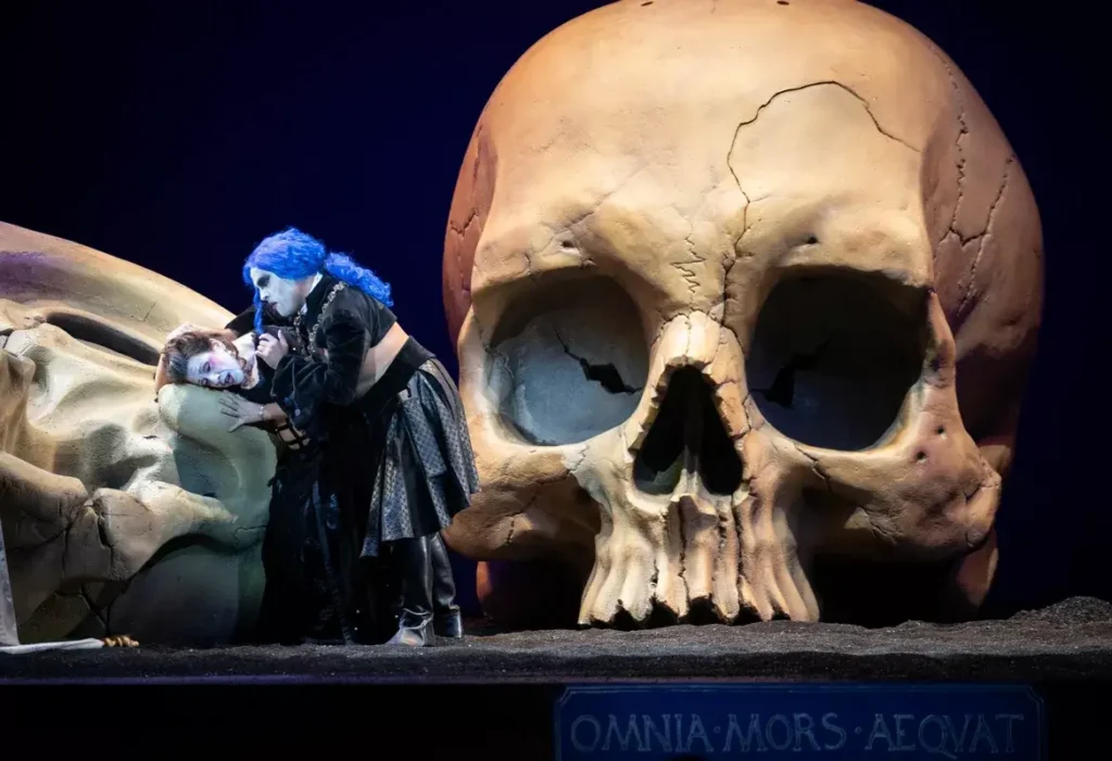 Escena de Don Giovanni de Mozart en el Teatro Villamarta de Jerez con Ramiro Maturana y el elenco principal