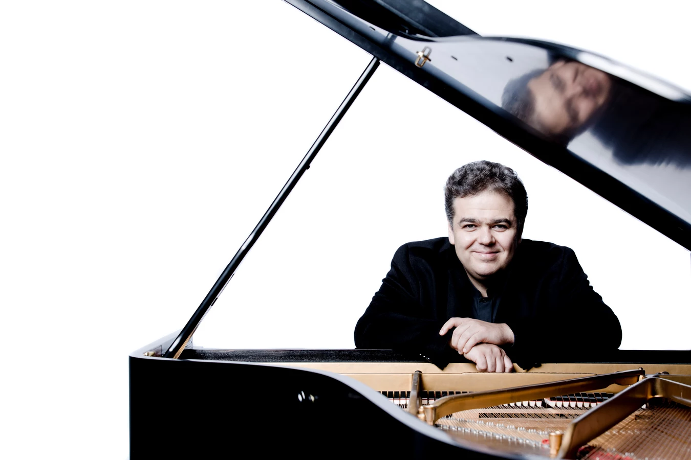 Arcadi Volodos: «A mí me gusta viajar dentro de la música»