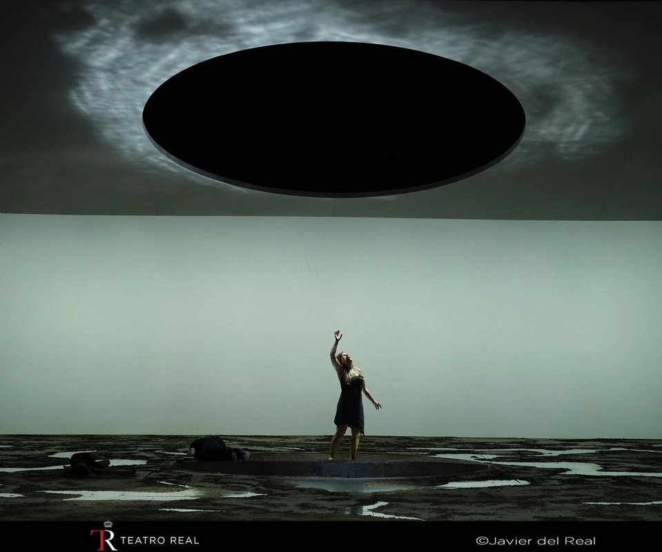 Escena de Manon Lescaut de Puccini en el Teatro Real de Madrid, producción de Carlos Wagner